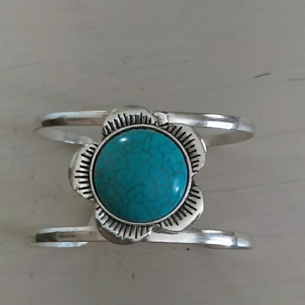 Turquoise flower bracelet